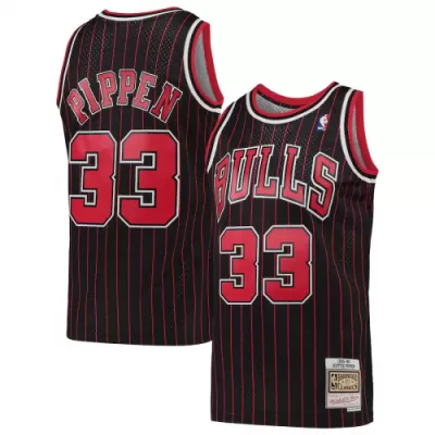 Men's Chicago Bulls Scottie Pippen #33 Mitchell & Ness Black Hardwood Classics 95-96 Swingman Jersey - jerzelite