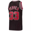 Men's Chicago Bulls Scottie Pippen #33 Mitchell & Ness Black Hardwood Classics 95-96 Swingman Jersey - jerzelite